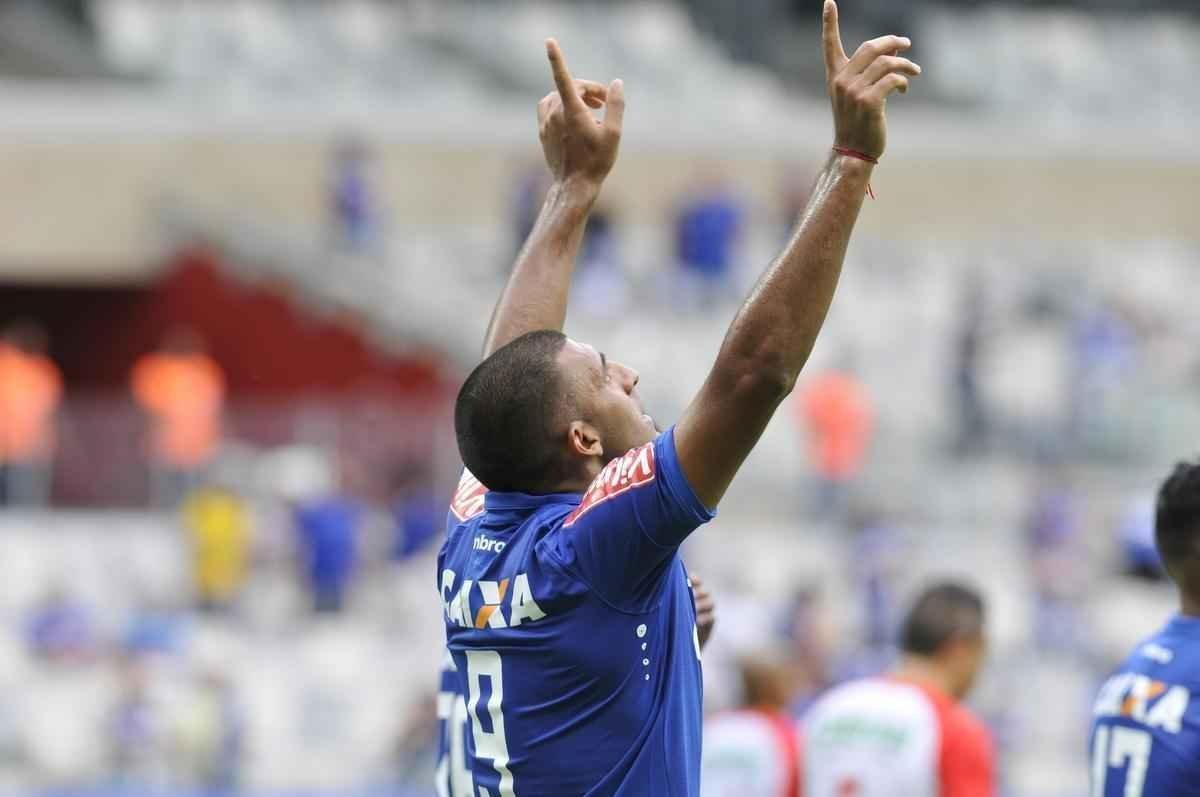 Imagens do jogo entre Cruzeiro e Tricordiano, pelo Campeonato Mineiro, no Mineiro