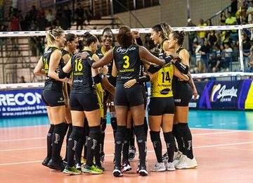 Equipe de Uberlândia inicia 2023 com triunfo e segue com 100% de aproveitamento na Superliga Feminina de Vôlei na temporada 2022/23
