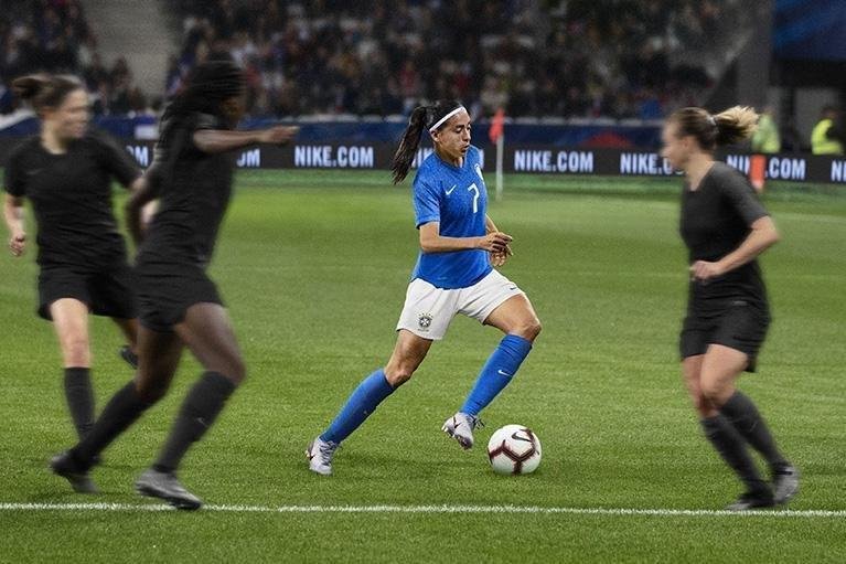 Imagens do uniforme exclusivo da Seleo Brasileira feminina
