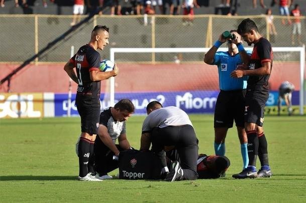 Vitória derrotou Atlético por 1 a 0, no Barradão, com gol de Léo Ceará