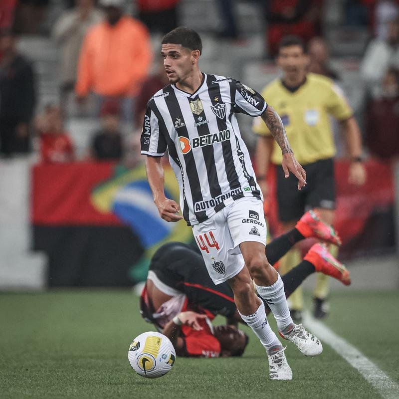 Neste domingo (17), o Atlético enfrentou, em Curitiba, o Athletico-PR pela 2ª rodada da Série A do Campeonato Brasileiro. A partida foi realizada na Arena da Baixada.