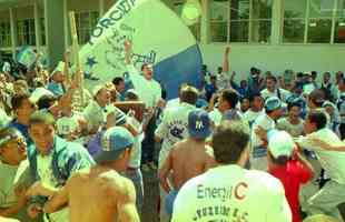 Torcedores receberam os jogadores no aeroporto