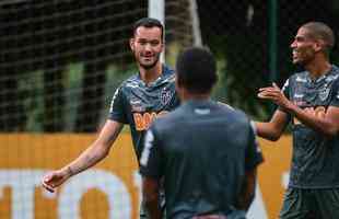 Jogadores do Atltico treinaram nesta tera-feira, vspera do jogo com o Defensor