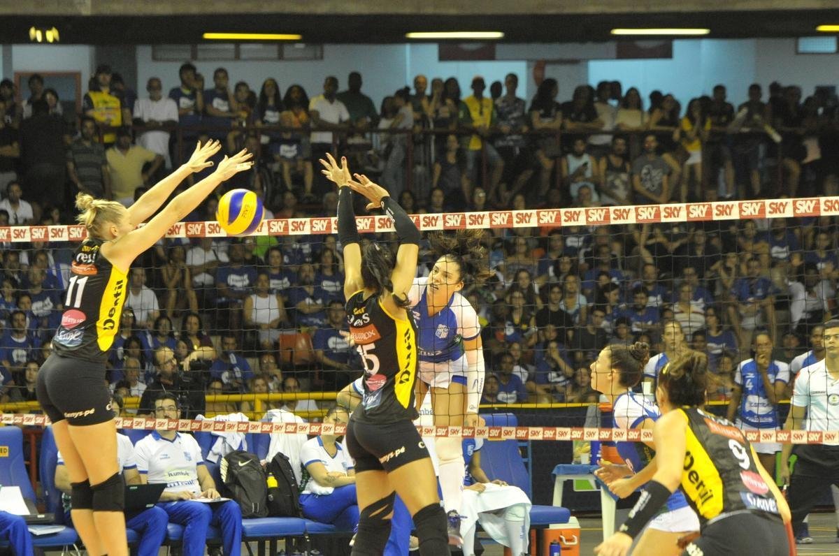 Minas x Praia: veja fotos da primeira partida da final