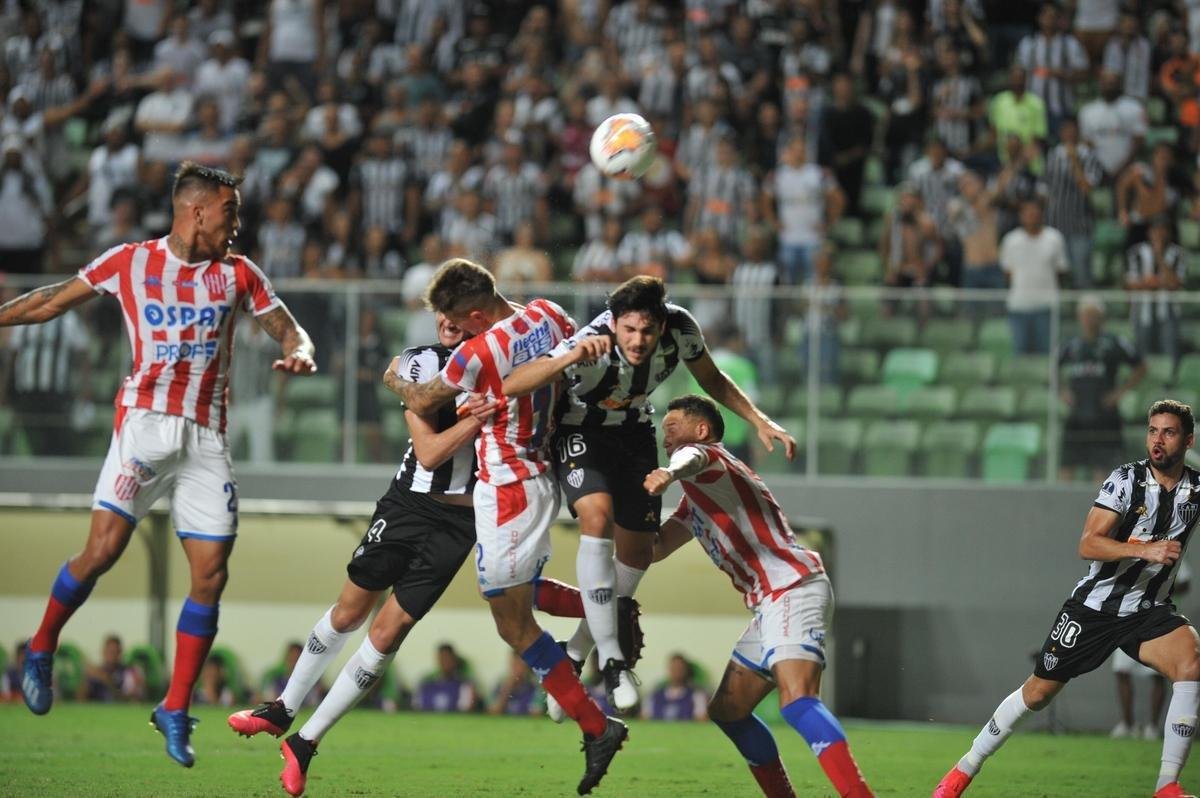 Atltico insistiu no segundo tempo, no conseguiu o terceiro gol e foi eliminado