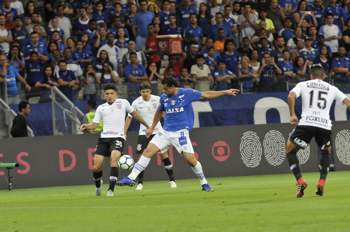 Fotos de Cruzeiro x Corinthians, no Mineiro, pela 34 rodada do Campeonato Brasileiro
