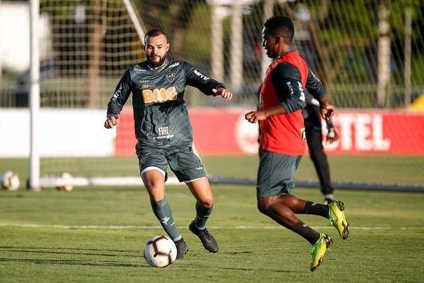 Fotos do treino do Atlético no Paraguai