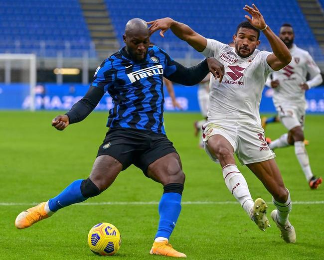 Quem é Bremer, zagueiro brasileiro eleito melhor defensor do Italiano -  Placar - O futebol sem barreiras para você