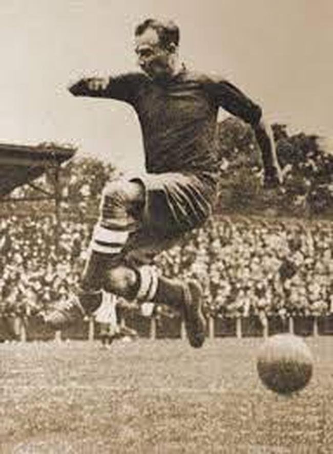 Dinamarca: Poul Nielsen - 52 gols em 38 jogos