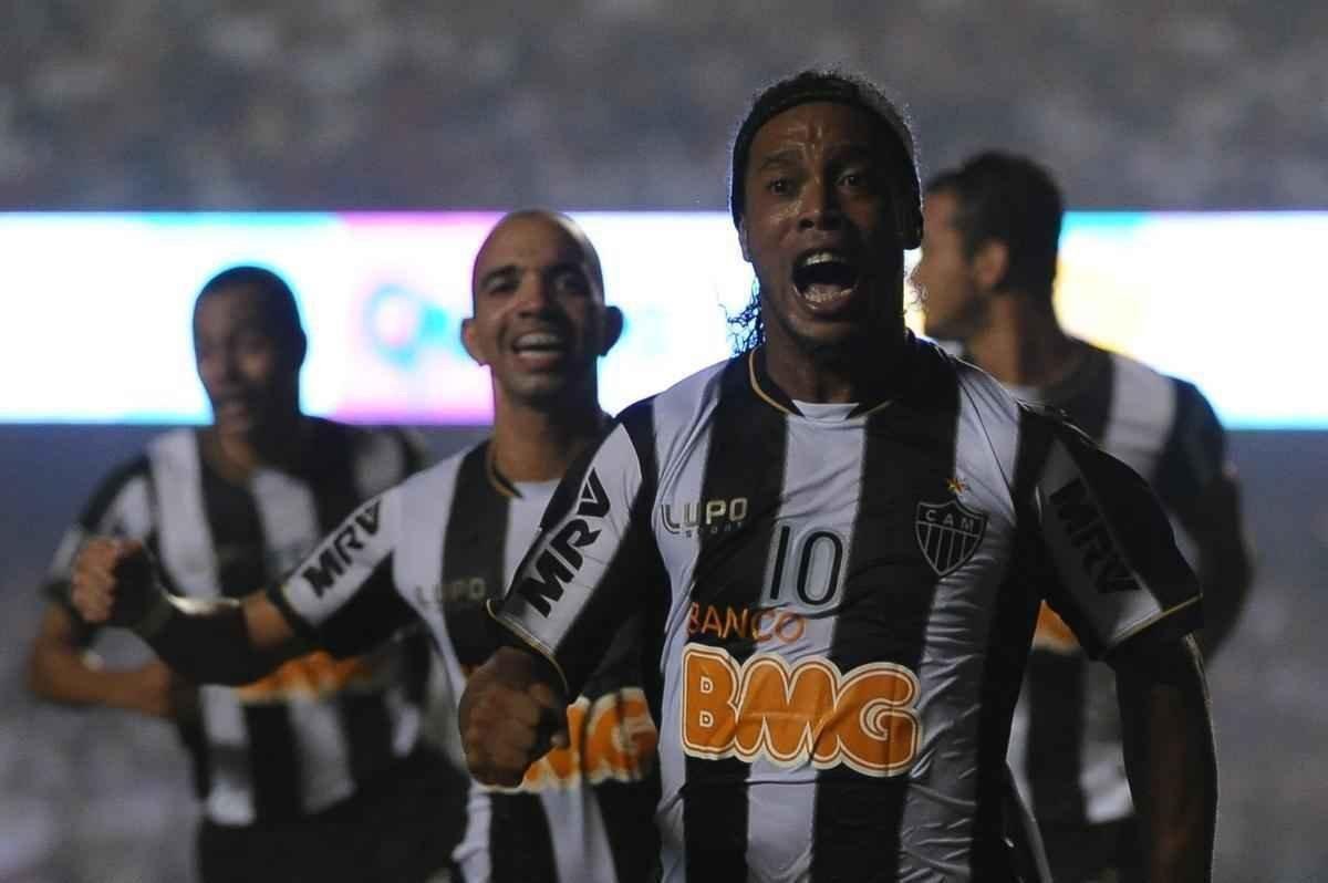 Já na partida de ida, no Morumbi, o Atlético abriu 2 a 1 sobre o São Paulo. Ronaldinho fez o primeiro gol alvinegro e vibrou muito. Diego Tardelli marcou o gol da vitória.