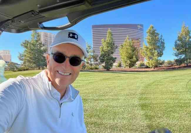 Ricardo Salinas Pliego em um dia de golf em Las Vegas