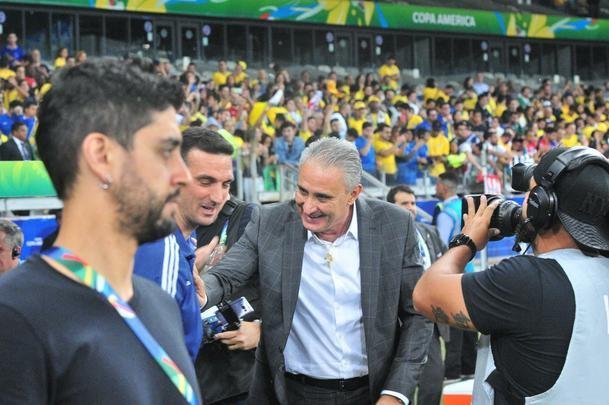 Fotos da vitria do Brasil sobre a Argentina, por 2 a 0, no Mineiro, pela semifinal da Copa Amrica; Gabriel Jesus e Firmino marcaram os gols da seleo em BH