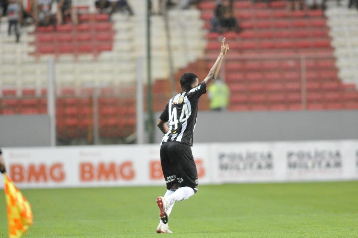 Em noite chuvosa no Independncia, reservas do Atltico batem o Tupi por 2 a 0
