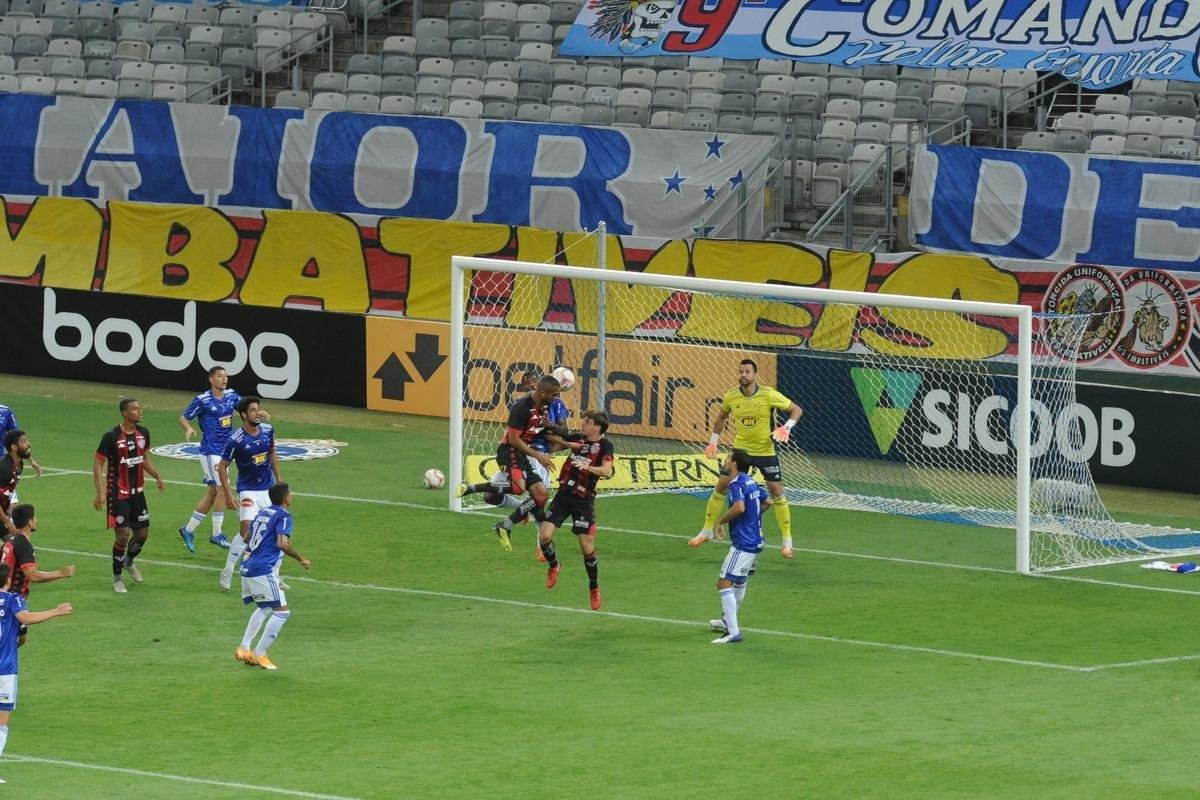 Fotos de Cruzeiro 1x0 Vitria, no Mineiro, pela nona rodada da Srie B