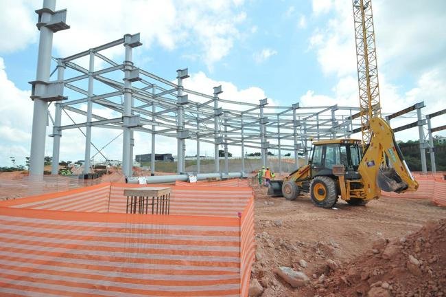 Arena MRV completa um ano de obras neste 20 de abril de 2021. Veja como est� o andamento da constru��o do est�dio do Atl�tico, que tem previs�o de ficar pronto em outubro de 2022. Ser�o 46 mil lugares, 2.333 vagas de estacionamento, 40 bares e 80 camarotes. O empreendimento fica no bairro Calif�rnia, em Belo Horizonte. (Fotos de Gladyston Rodrigues/EM/D. A Press)