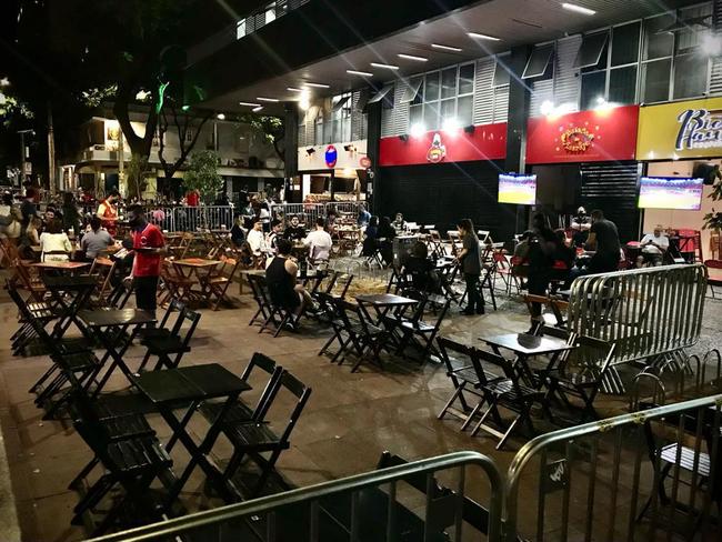 Torcedores do Atlético acompanham a partida contra o Palmeiras em alguns bares de Belo Horizonte