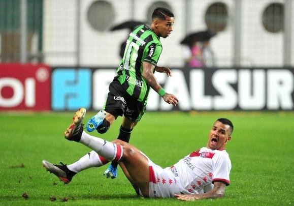 Fotos do duelo entre Amrica e Vitria, no Independncia, pela 36 rodada da Srie B