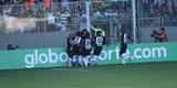 Imagens do gol de Rafael Carioca, do Atltico, aos 13 minutos do primeiro tempo