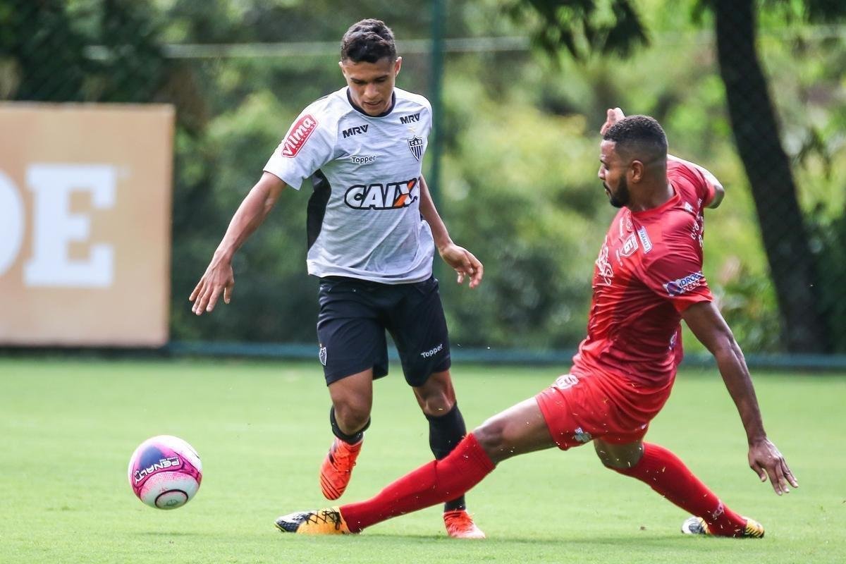Imagens do jogo-treino do Atltico com o Guarani de Divinpolis