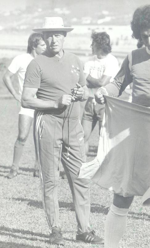 Zez Moreira comandou o Cruzeiro em 132 jogos, entre 1975 a 1977. O treinador foi campeo da Copa Libertadores de 1976.