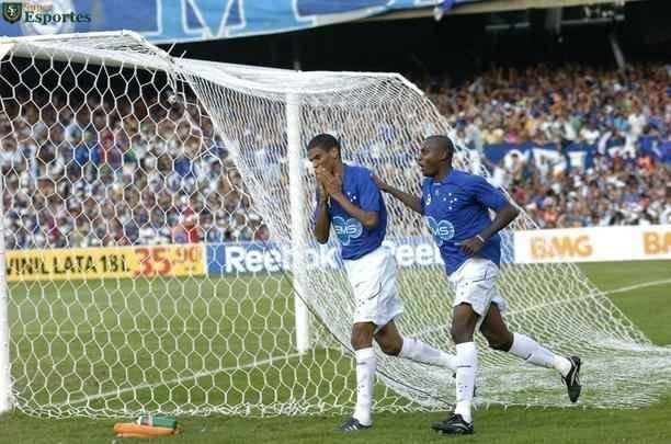 A diferena em relao  deciso do ano anterior era que a vantagem agora era do Galo. Mas a Raposa, ainda sob o comando de Adlson Batista, repetiu o placar do jogo de ida de 2008. O primeiro tempo teve apenas um gol, marcado por Klber j aos 39min. Na etapa final, Leonardo Silva e Jonathan, duas vezes cada, fizeram o time celeste repetir a maior goleada na histria dos clssicos no Gigante da Pampulha.