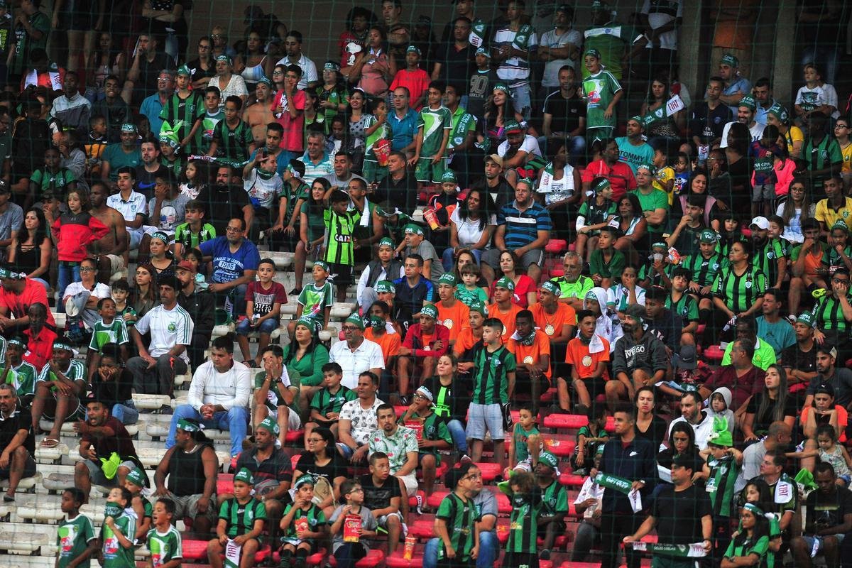 Fotos do duelo entre Amrica e Vitria, no Independncia, pela 36 rodada da Srie B do Brasileiro