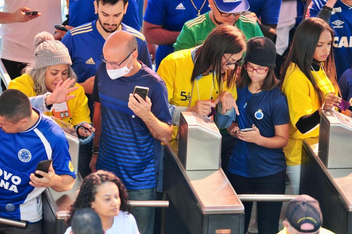 Fotos da torcida do Cruzeiro no jogo contra o Sampaio Corrêa