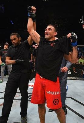 Fotos da vitória arrasadora de Fabrício Werdum sobre Cain Velasquez