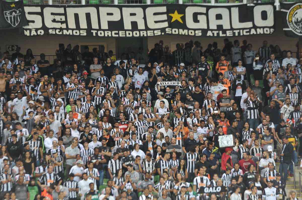 Torcidas de Atltico e San Lorenzo, no Independncia