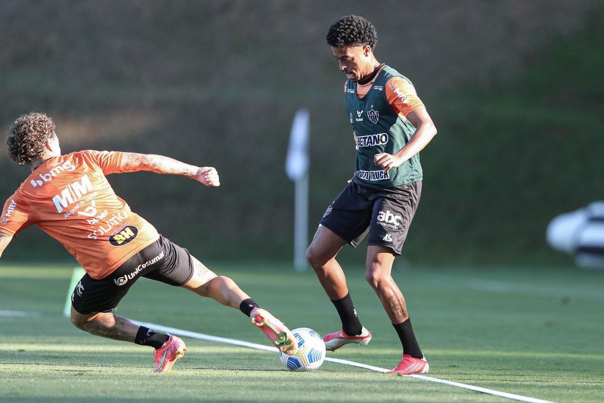 Fotos do primeiro treino de Diego Costa pelo Atltico