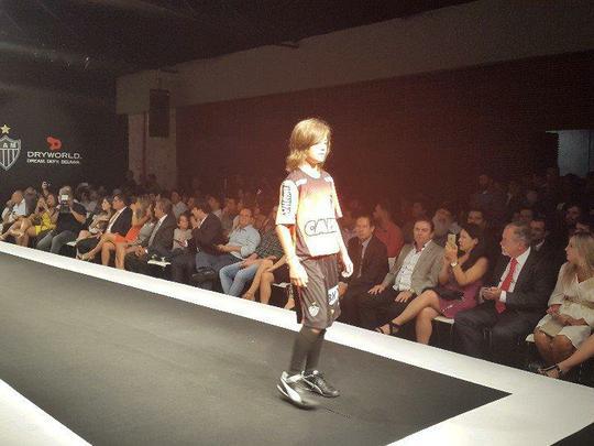 Nova coleção de uniformes do Atlético para 2016, fornecida pela empresa canadense Dryworld