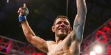 Fotos da vitria de Rafael dos Anjos, que valeu o cinturo dos leves do UFC