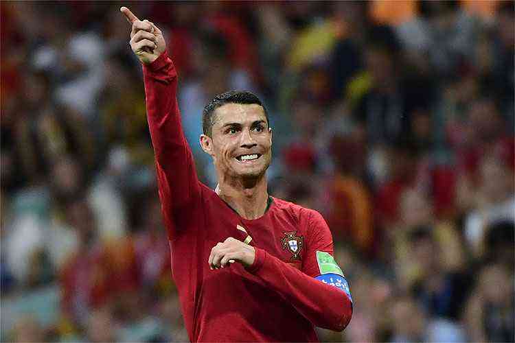 Cristiano Ronaldo marca três vezes e dá empate a Portugal contra