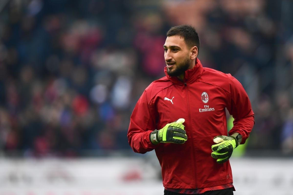 Goleiro italiano Gianluigi Donnarumma, do Milan, foi um dos primeiros jogadores infectados