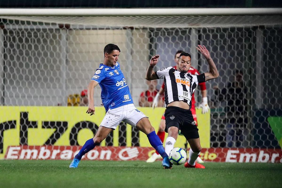 Rver - Segue no Atltico e  reserva da equipe de Eduardo Coudet.