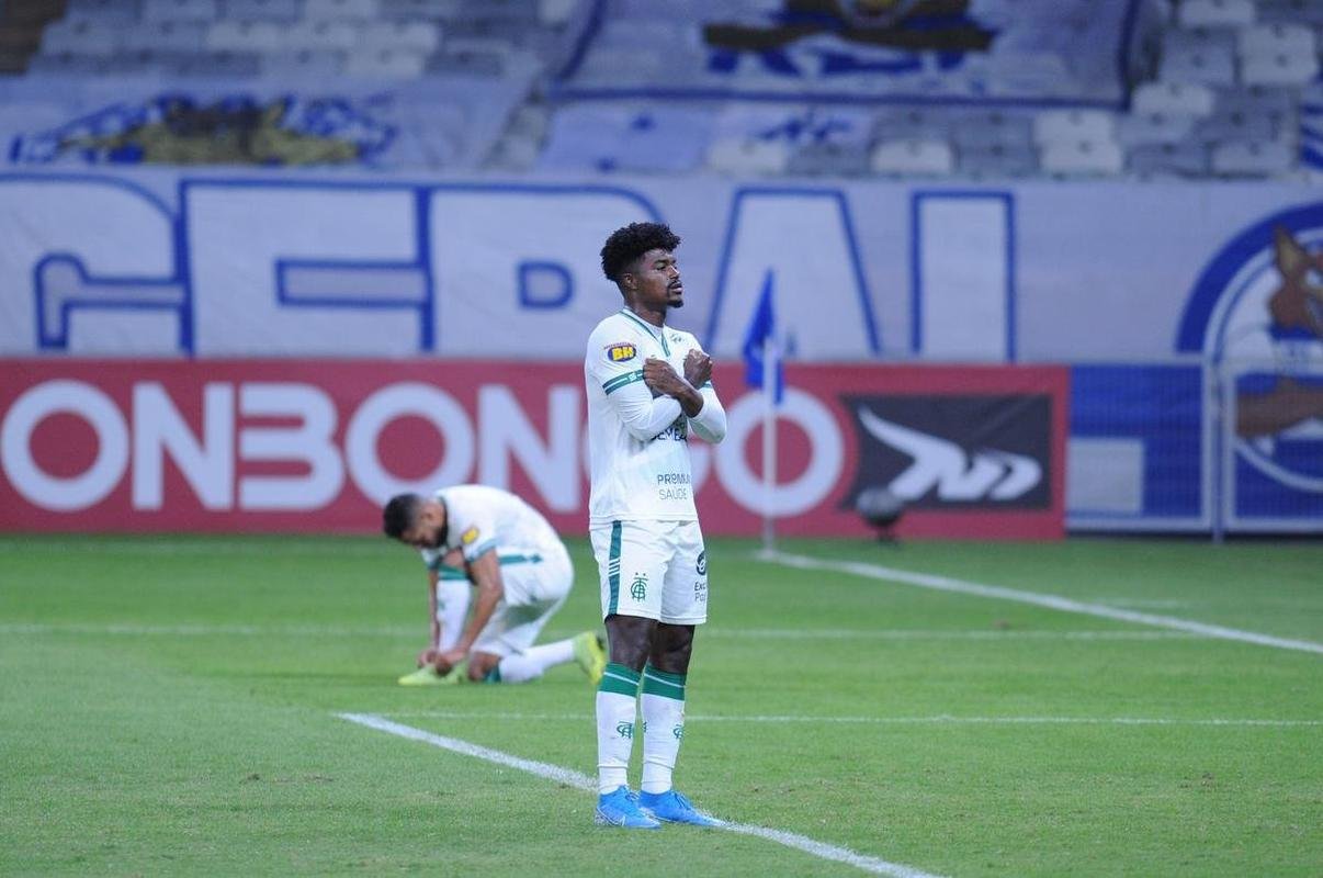 Eduardo Bauermann (zagueiro)