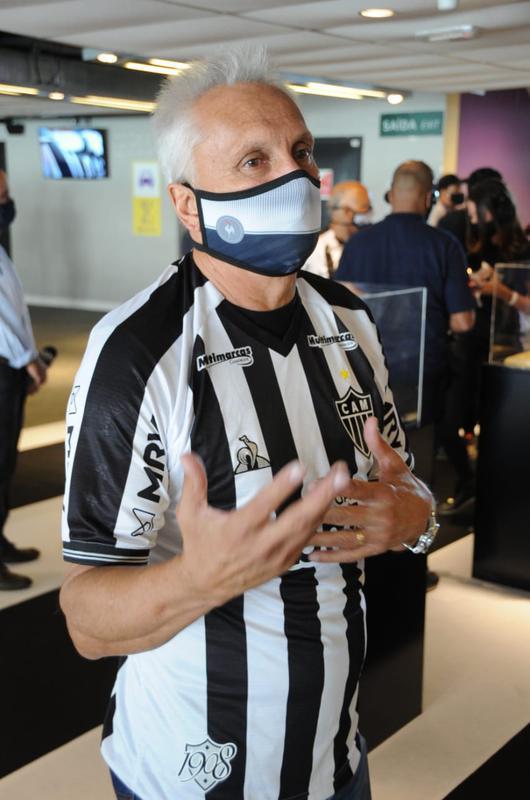 Ronaldinho participou de evento de patrocinador do Atltico no Mineiro e encontrou com jogadores da atualidade, como Rafael e Marquinhos, e dolos do passado, casos de Reinaldo, der Aleixo e Dad Maravilha