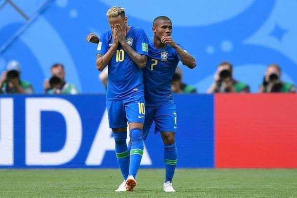 Neymar chorou após marcar o segundo gol do Brasil na vitória por 2 a 0 sobre a Costa Rica