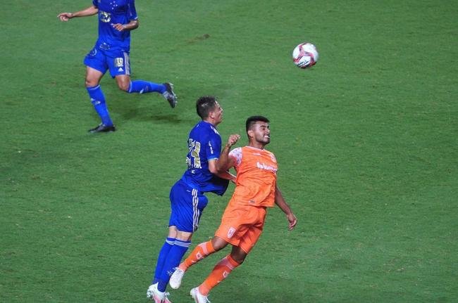 Fotos de Coimbra x Cruzeiro, no Independncia, pela 8 rodada do Mineiro. William Pottker e Felipe Augusto fizeram os gols da vitria celeste por 2 a 0.