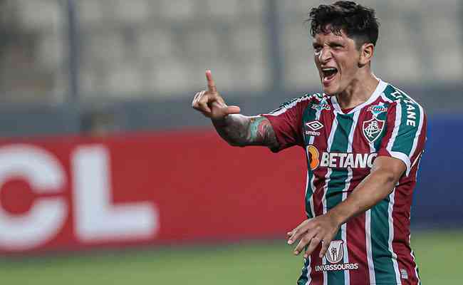 Cano marcou dois gols, e o Fluminense venceu