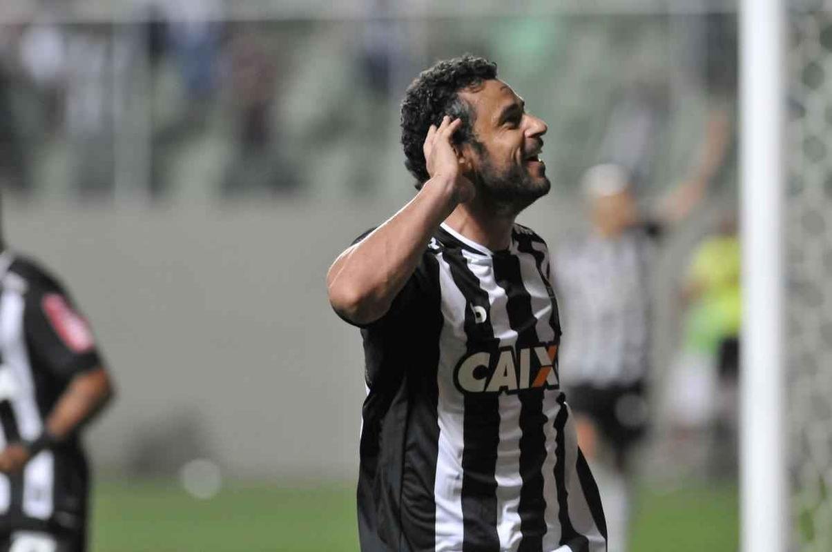 Fred comemora gol marcado diante do Vitria, pelo Campeonato Brasileiro