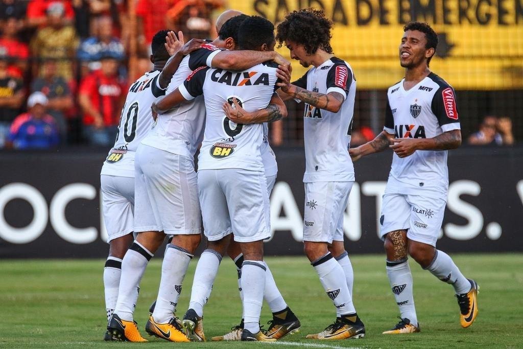 Imagens do empate entre Sport e Atltico na Ilha do Retiro