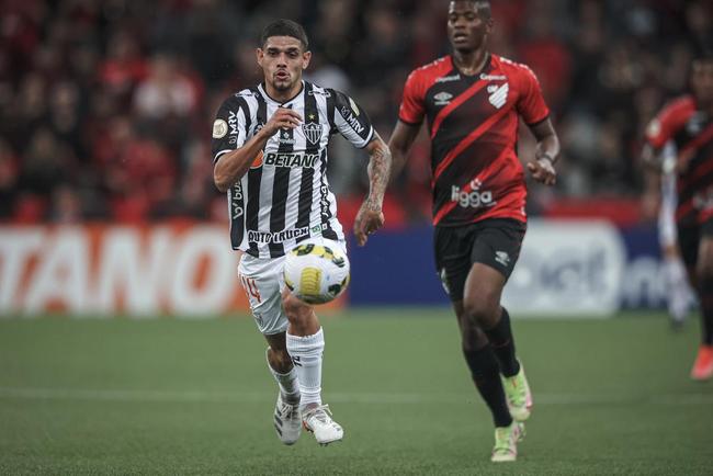 Neste domingo (17), o Atltico enfrentou, em Curitiba, o Athletico-PR pela 2 rodada da Srie A do Campeonato Brasileiro. A partida foi realizada na Arena da Baixada.