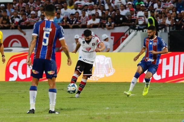 Santa Cruz e Bahia se enfrentaram no Arruda e empataram sem gols na estreia da Copa do Nordeste, em jogo que foi recheado de homenagens a Tiago Cardoso