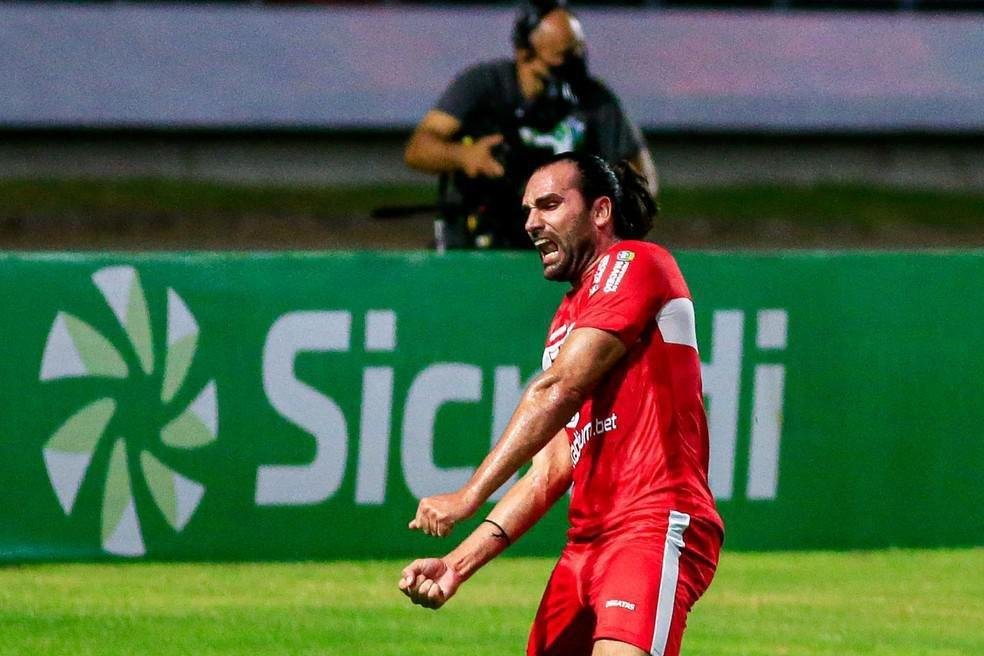 #10 - Lo Gamalho (Al-Khor) - 18 gols em 31 jogos - mdia de 0,58 por jogo.

Em outubro, o atacante deixou o CRB-AL para defender o Al-Khor, do Catar.