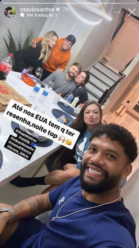 Volante Otvio e atacante Eduardo Sasha em famlia em Orlando