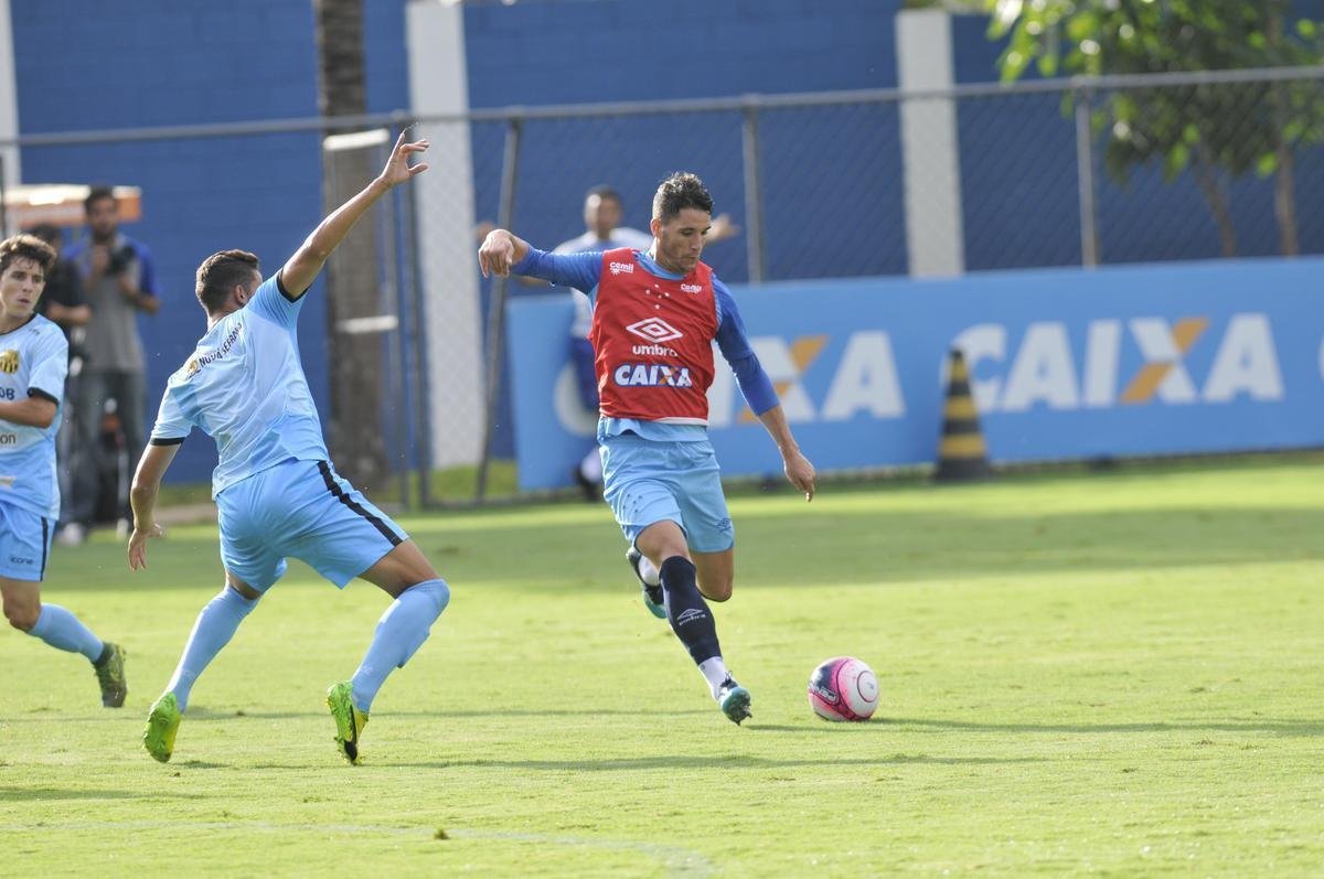 Com gols de Judivan e Rafael Sobis, Cruzeiro venceu Betinense por 2 a 0 em jogo-treino