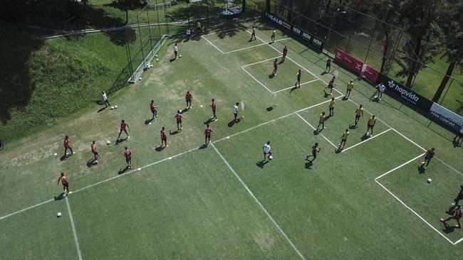 Atl�tico segue prepara��o para o cl�ssico; veja fotos