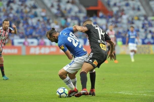 Fotos do jogo entre Cruzeiro e So Paulo