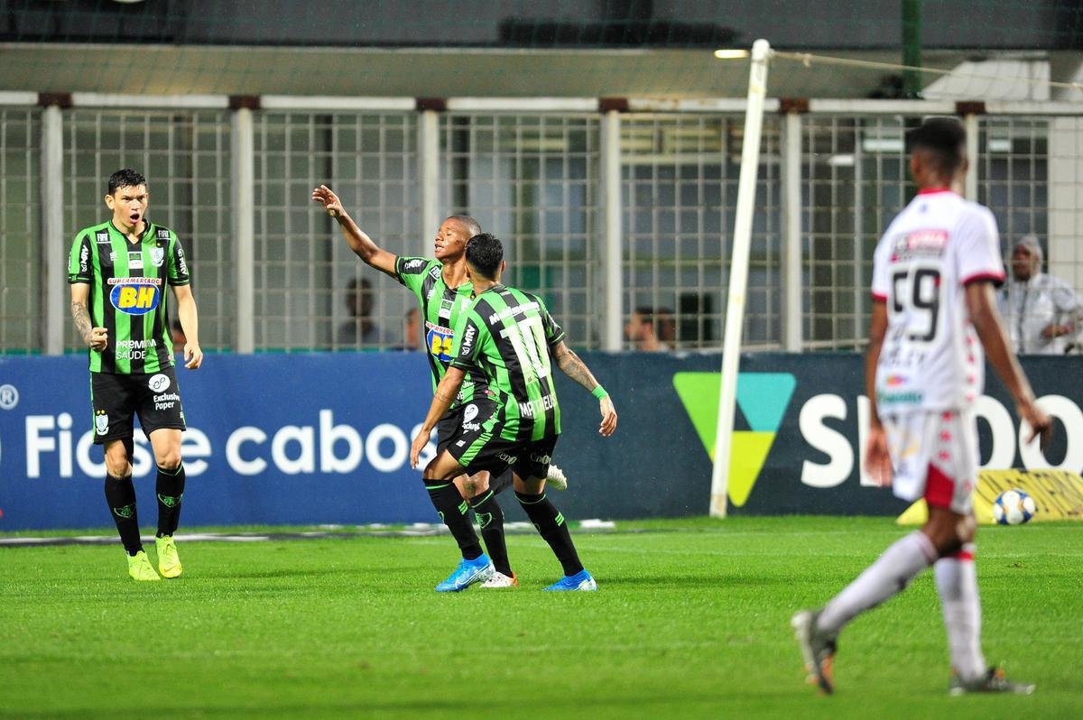 Fotos do duelo entre Amrica e Vitria, no Independncia, pela 36 rodada da Srie B